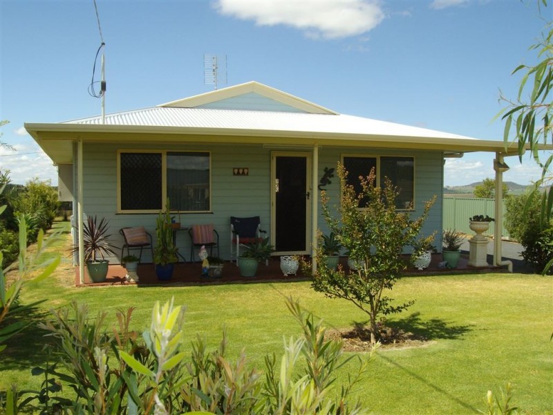 25 Free Street, Nobby QLD 4360