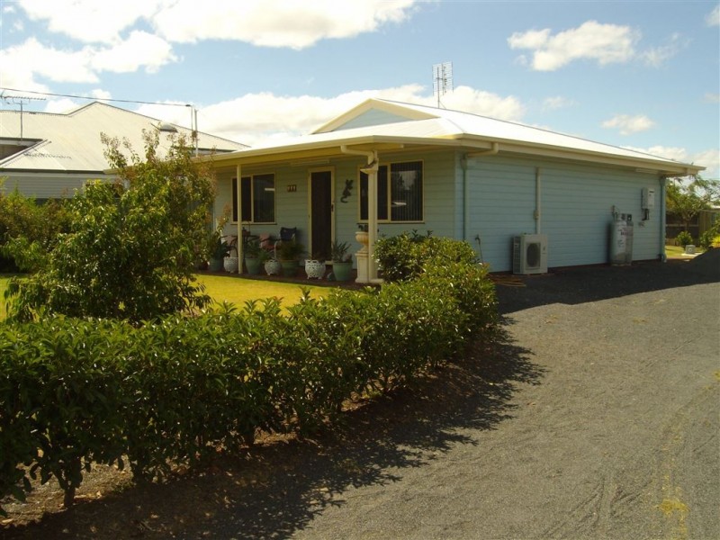 25 Free Street, Nobby QLD 4360