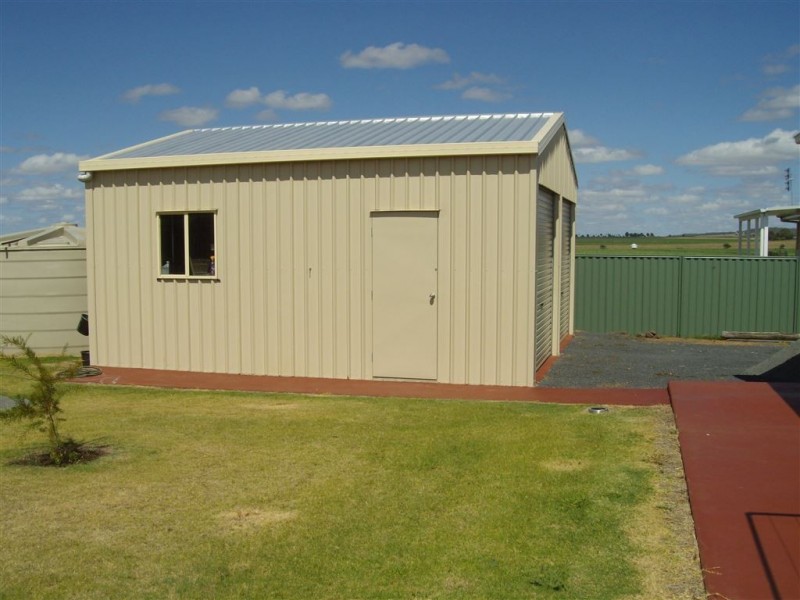 25 Free Street, Nobby QLD 4360