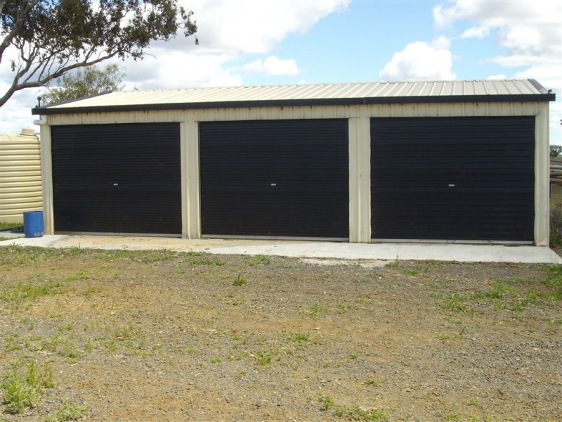 - Devon Park Boundary Road, Oakey QLD 4401