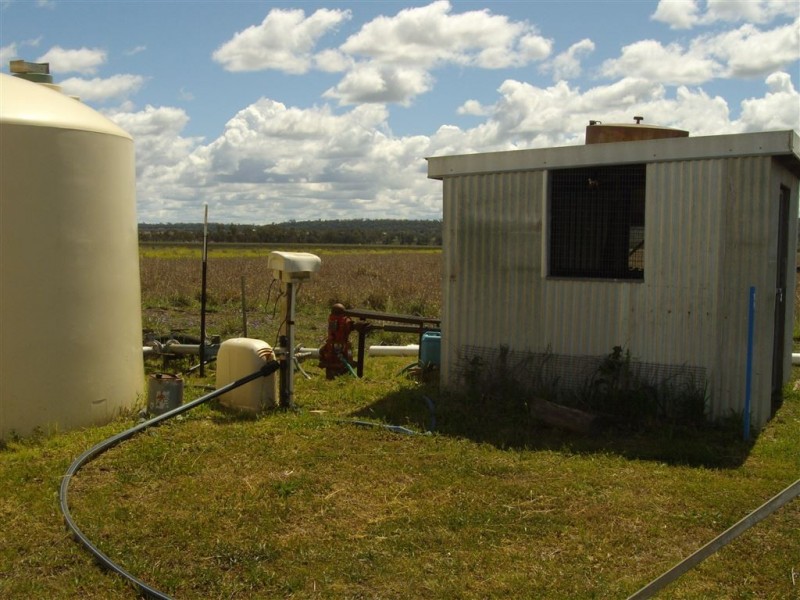 - Devon Park Boundary Road, Oakey QLD 4401