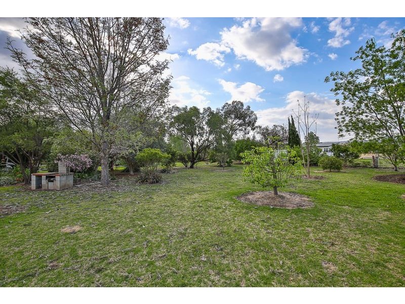 6 Murton Street, Nobby QLD 4360