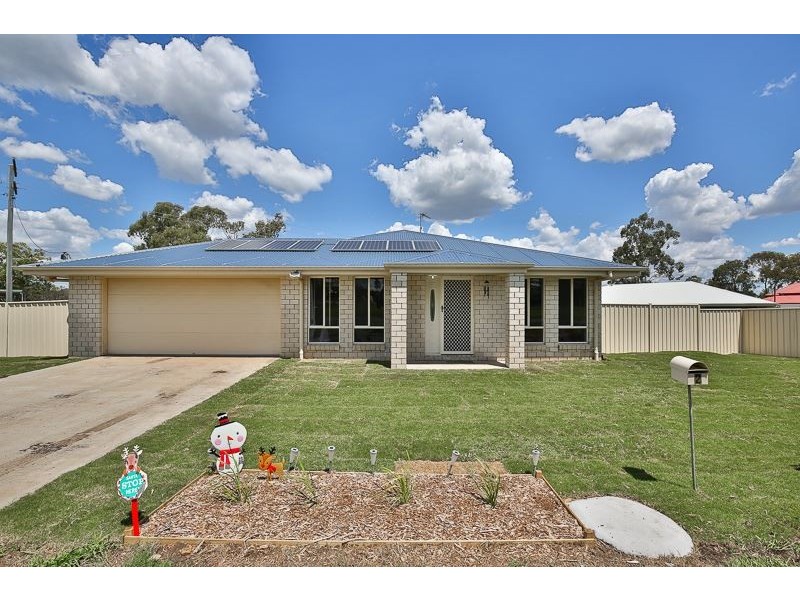 2 Railway Street, Pittsworth QLD 4356
