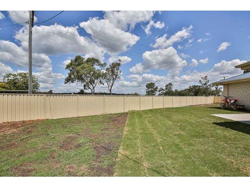 2 Railway Street, Pittsworth QLD 4356
