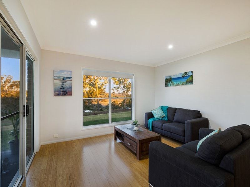 27 Colonial Drive, Gowrie Junction QLD 4352