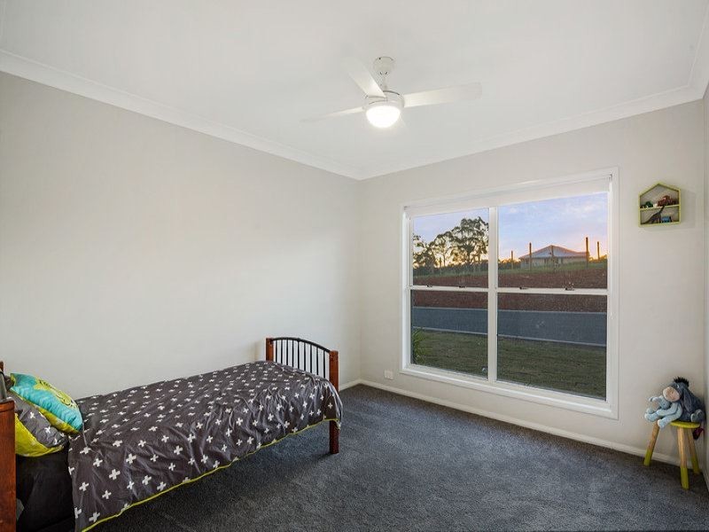 27 Colonial Drive, Gowrie Junction QLD 4352