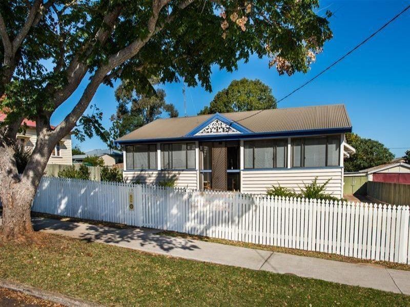 10 Chamberlain Street, North Toowoomba QLD 4350