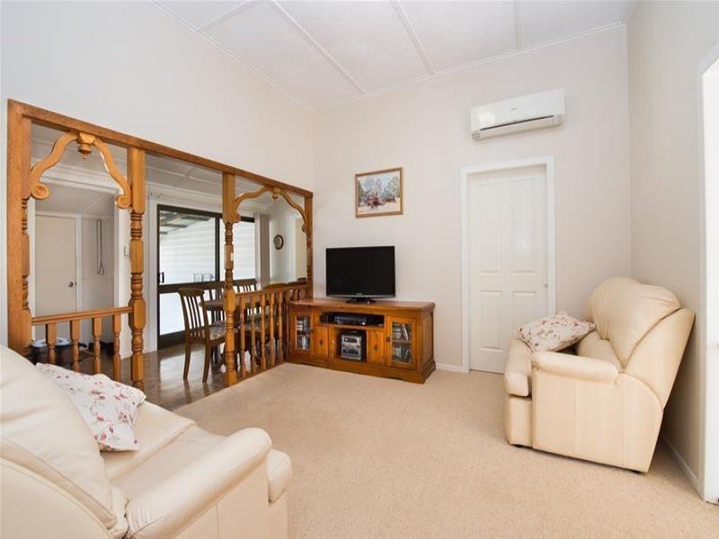 10 Chamberlain Street, North Toowoomba QLD 4350