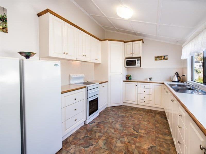10 Chamberlain Street, North Toowoomba QLD 4350