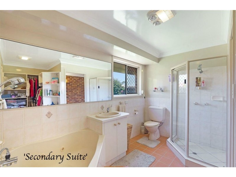 7 Hennenlotter Court, Kearneys Spring QLD 4350