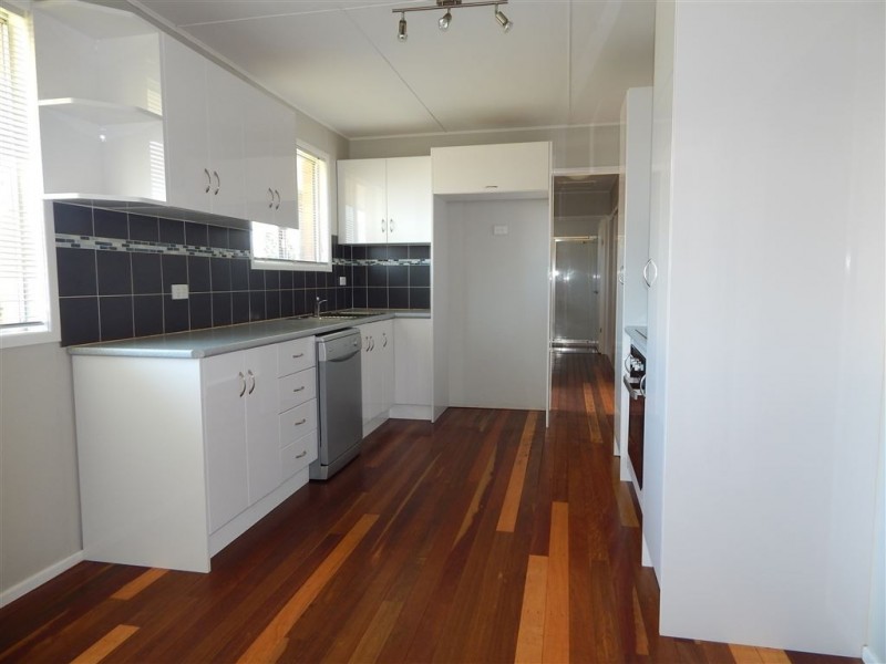 328 West Street, Kearneys Spring QLD 4350