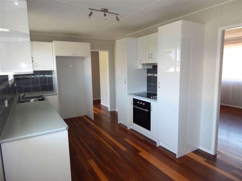 328 West Street, Kearneys Spring QLD 4350