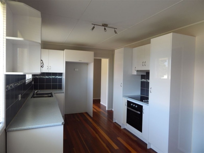 328 West Street, Kearneys Spring QLD 4350