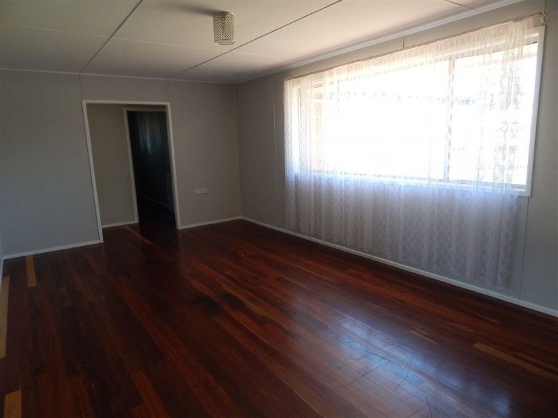 328 West Street, Kearneys Spring QLD 4350