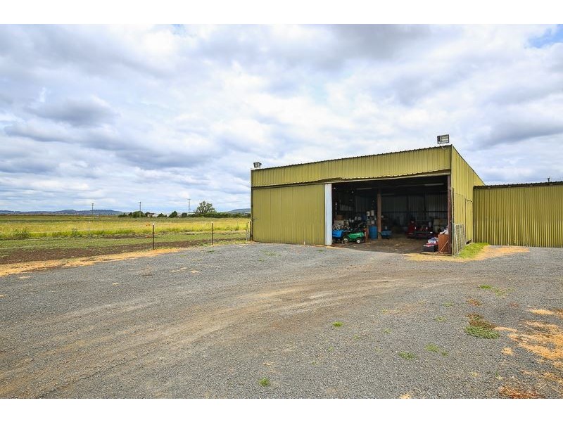 43 Bourne Road, Cambooya QLD 4358