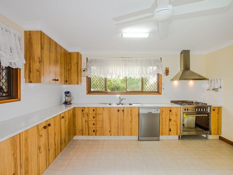 302 Greenwattle Street, Wilsonton Heights QLD 4350