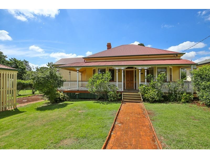 11 Potter Street, South Toowoomba QLD 4350