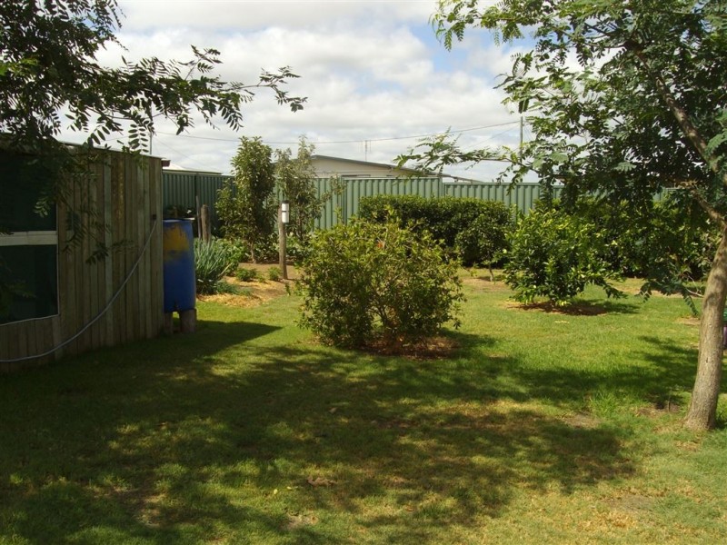 25 Free St, Nobby QLD 4360