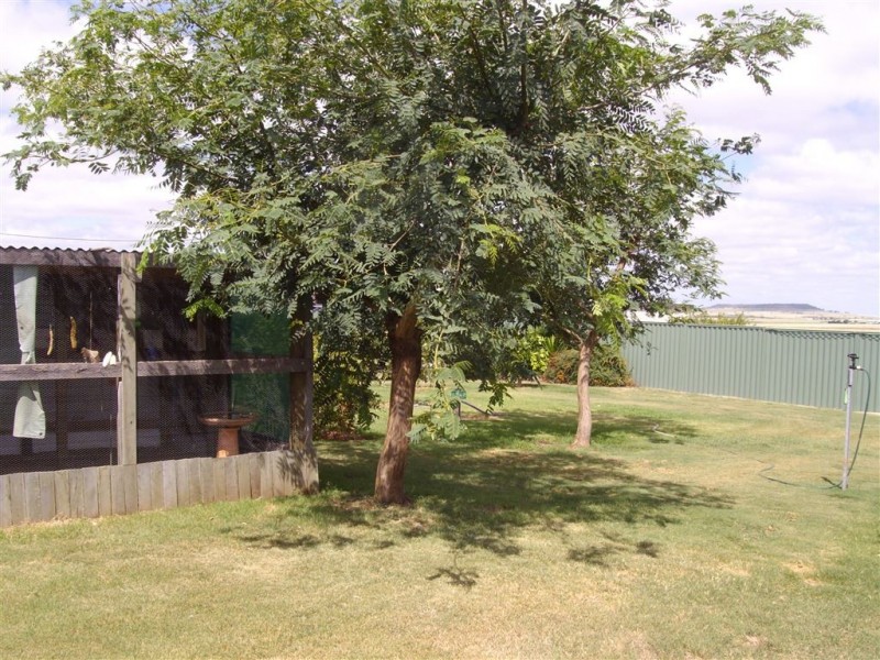 25 Free St, Nobby QLD 4360