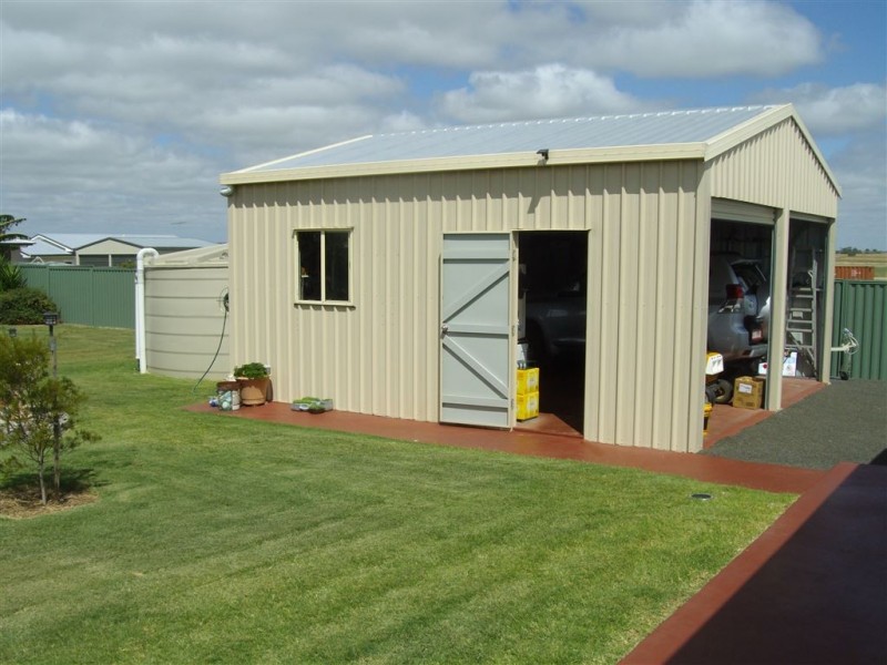 25 Free St, Nobby QLD 4360
