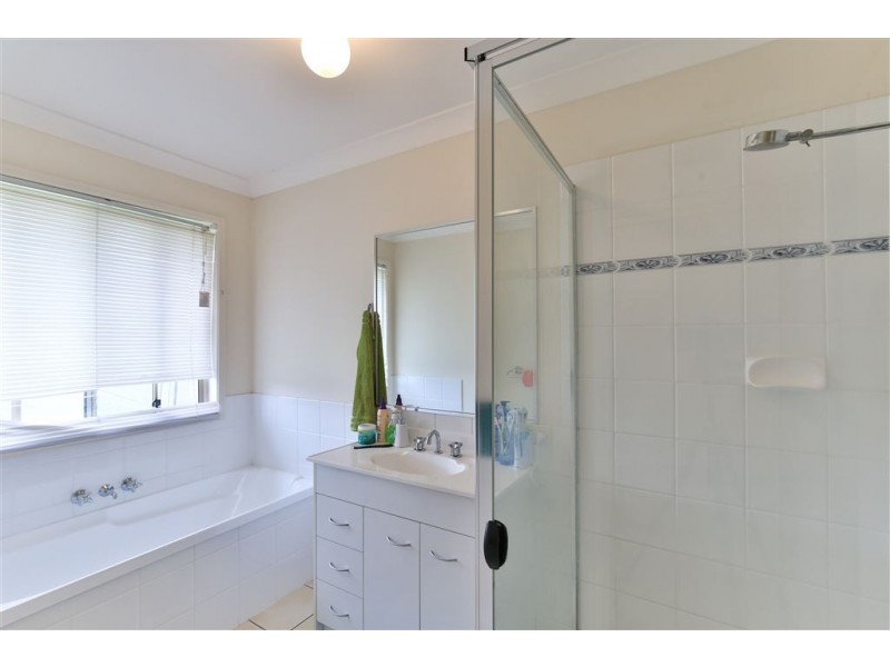 19 Wareena Crescent, Glenvale QLD 4350