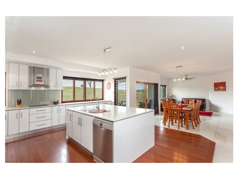 6 Explorer Court, Gowrie Junction QLD 4352