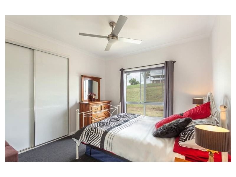 6 Explorer Court, Gowrie Junction QLD 4352