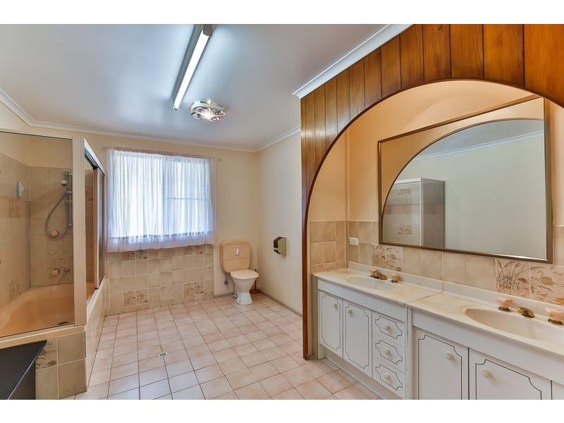 45 Peters Road, Meringandan QLD 4352