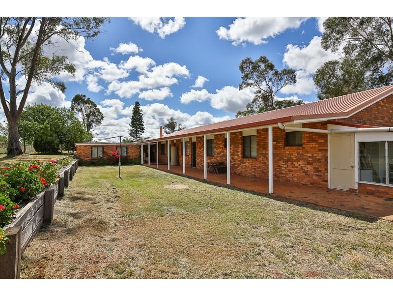 45 Peters Road, Meringandan QLD 4352