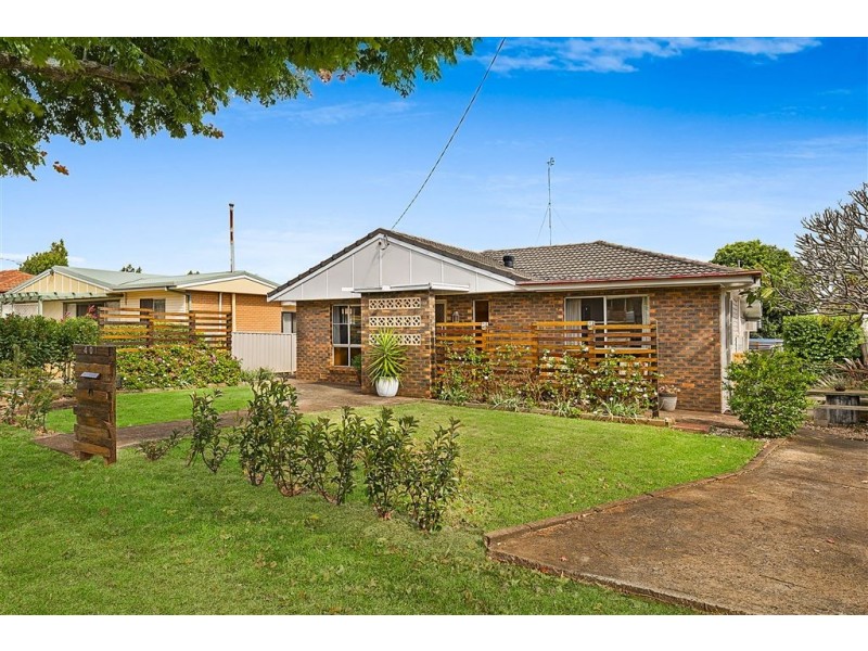401 Hume Street, Kearneys Spring QLD 4350