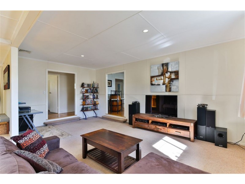 401 Hume Street, Kearneys Spring QLD 4350