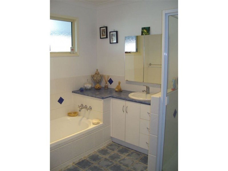 9 Jackson Street, Nobby QLD 4360