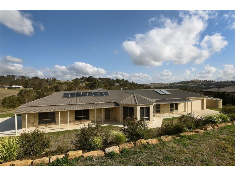 25 Beauly Drive, Top Camp QLD 4350