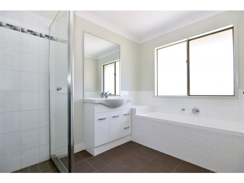 25 Beauly Drive, Top Camp QLD 4350