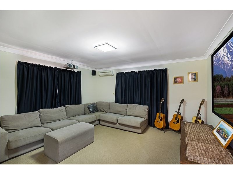 7 Tess Close, Middle Ridge QLD 4350