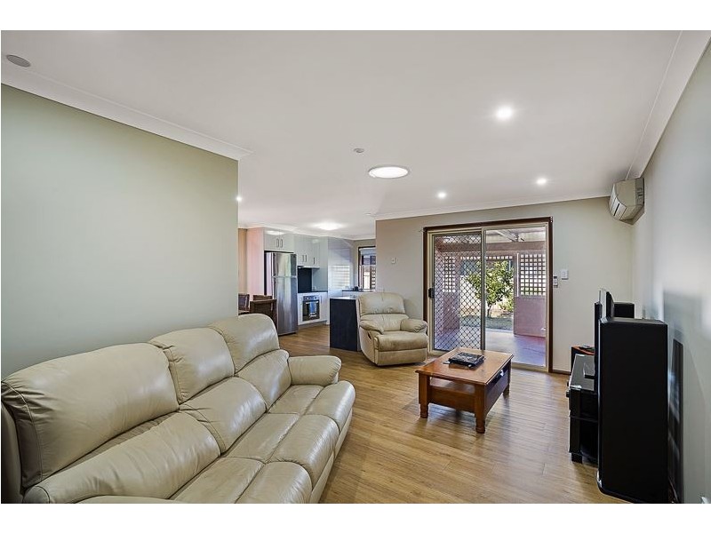 7 Tess Close, Middle Ridge QLD 4350