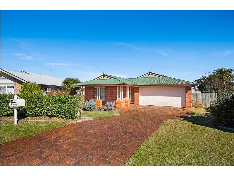 7 Tess Close, Middle Ridge QLD 4350