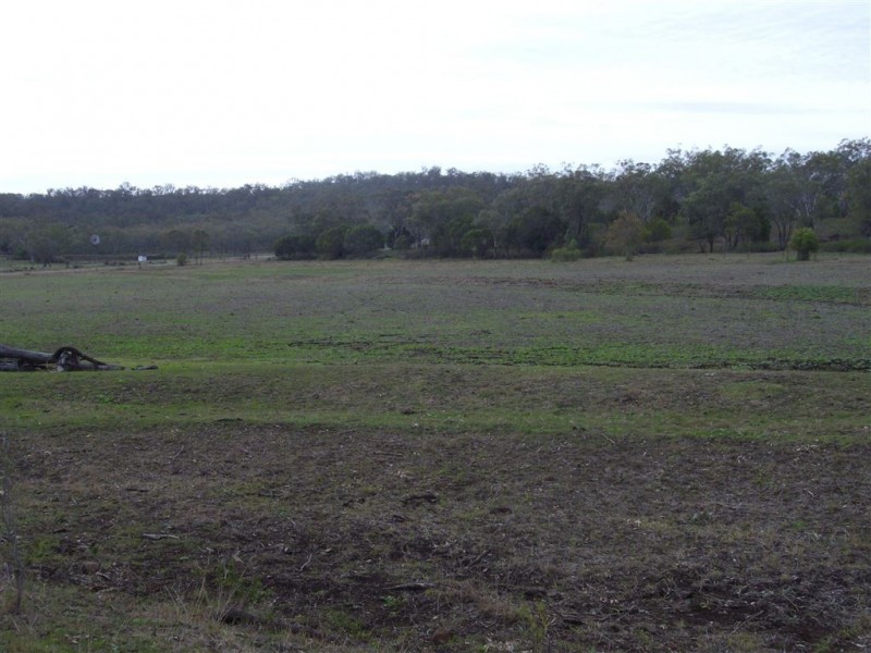 - Metzroth Road, Felton QLD 4358