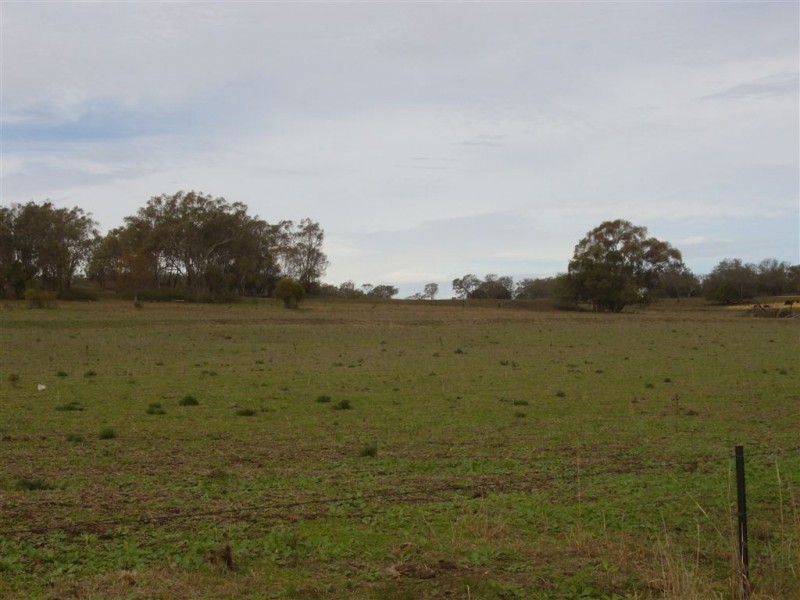 - Metzroth Road, Felton QLD 4358