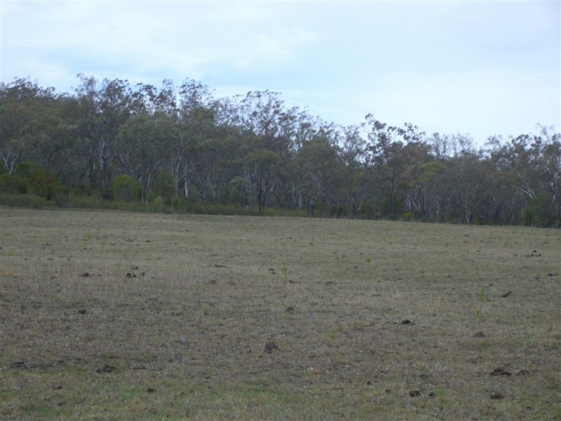 - Metzroth Road, Felton QLD 4358