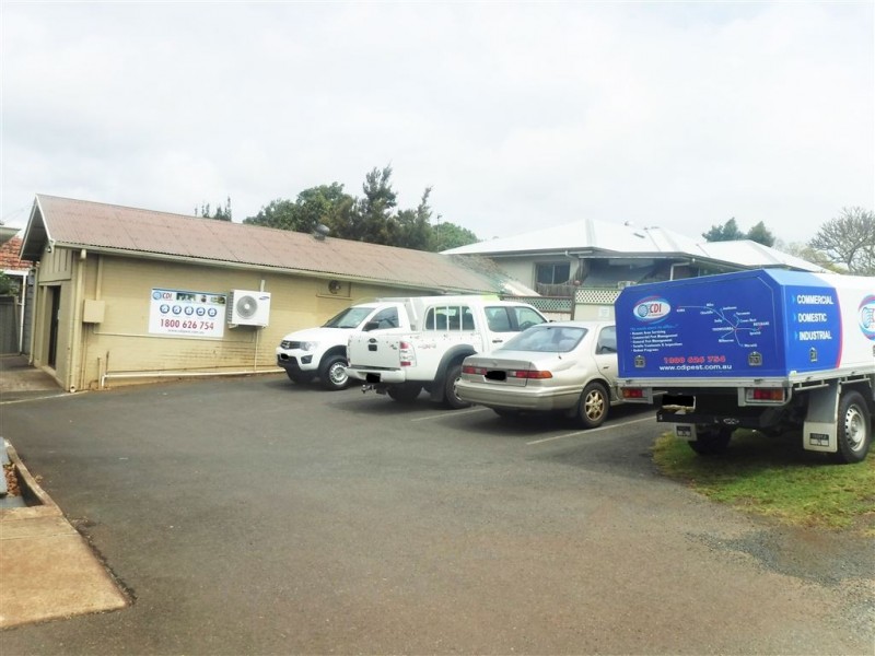 227 West Street, Harristown QLD 4350