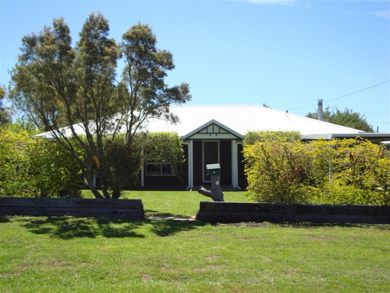 9 Station Street, Wyreema QLD 4352