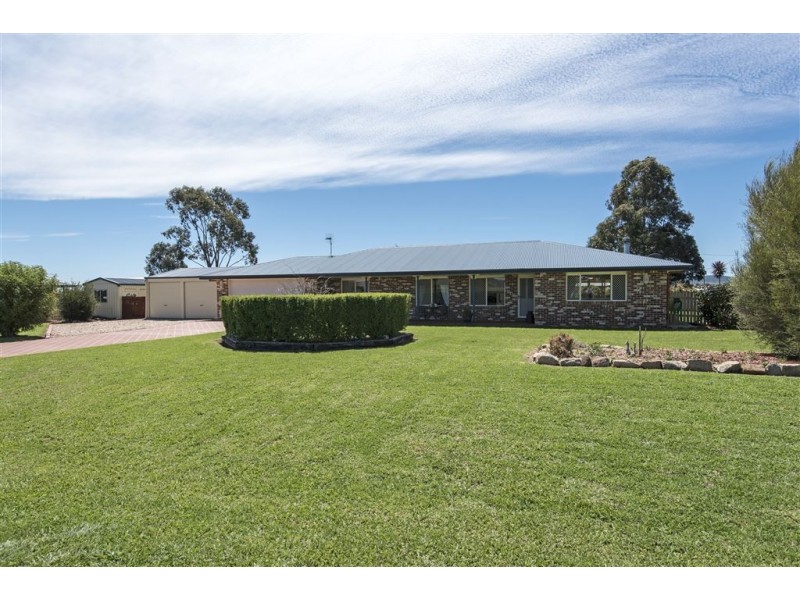 36 Harrow St, Cambooya QLD 4358