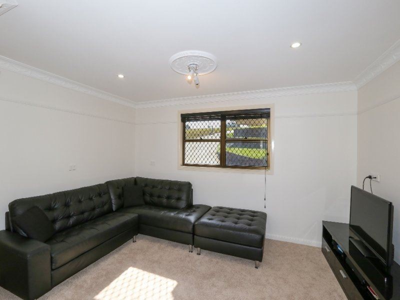 1086 Ruthven Street, Kearneys Spring QLD 4350