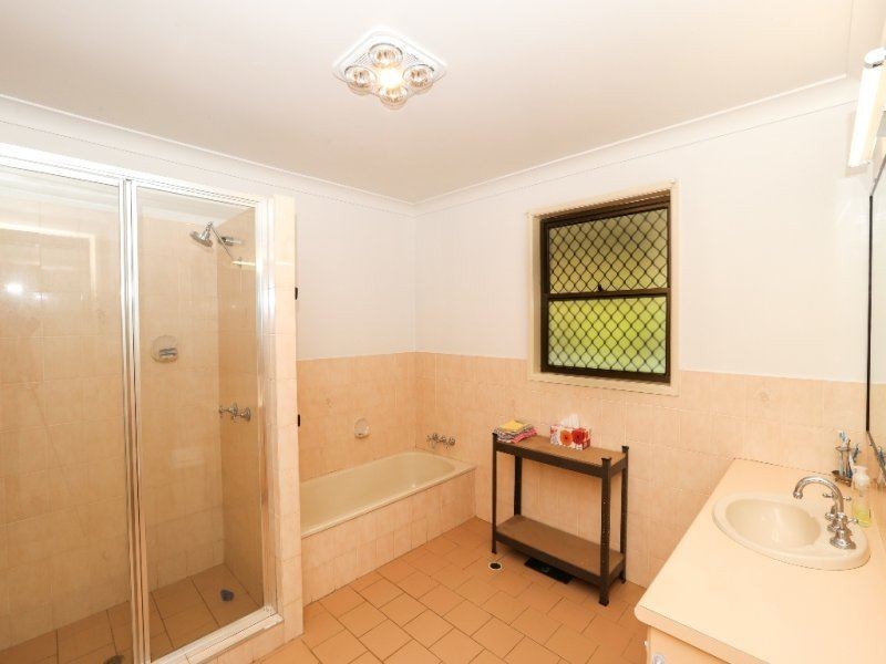 1086 Ruthven Street, Kearneys Spring QLD 4350