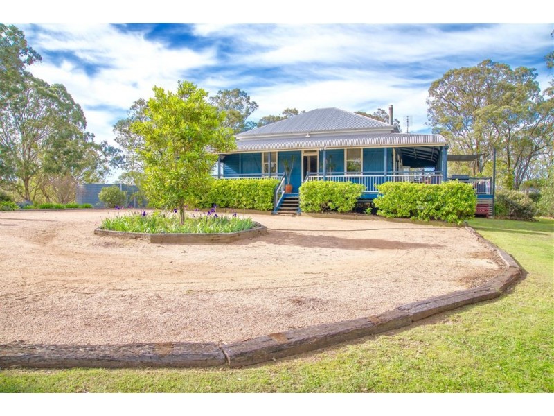 440 Palmtree Rd, Ravensbourne QLD 4352