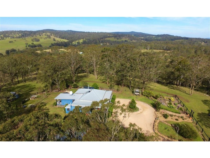 440 Palmtree Rd, Ravensbourne QLD 4352