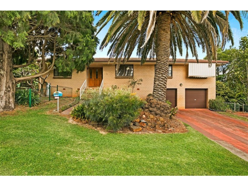 22 Barrymount Crescent, Mount Lofty QLD 4350