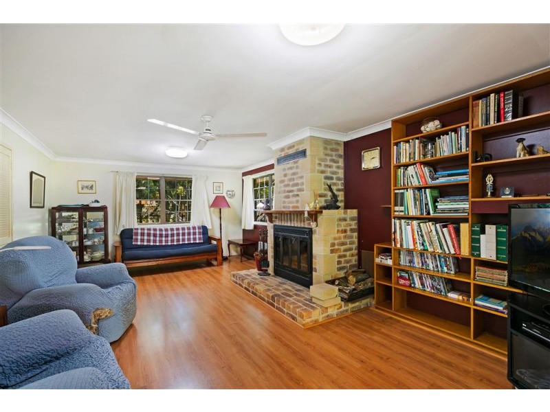 22 Barrymount Crescent, Mount Lofty QLD 4350