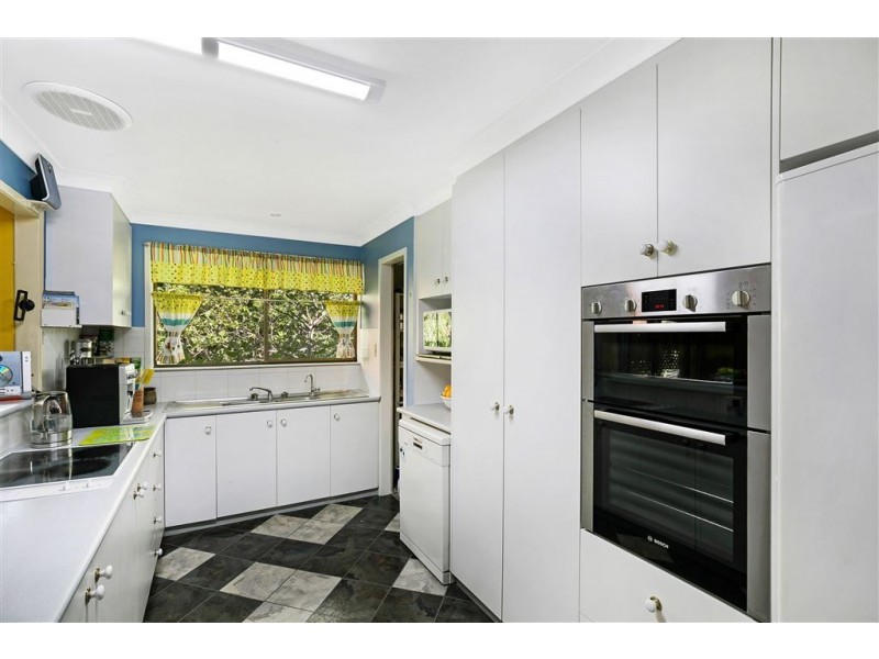 22 Barrymount Crescent, Mount Lofty QLD 4350